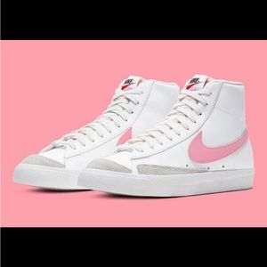 Nike blazer mid 77 summit white sunset pulse women’s US 7